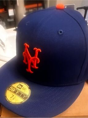 9fifty New Era Fitted Cap in Blue and Black